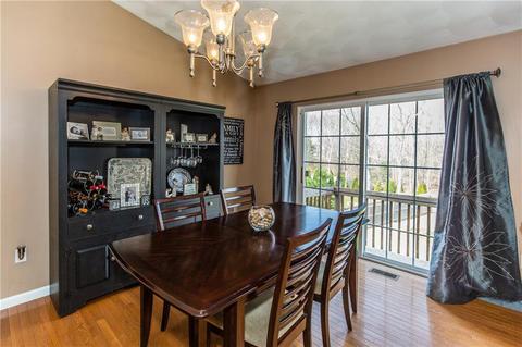9 Moss Ln, Coventry, RI 02816 photo 5
