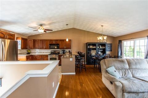 9 Moss Ln, Coventry, RI 02816 photo 2