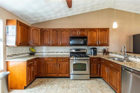 9 Moss Ln, Coventry, RI 02816 photo 8