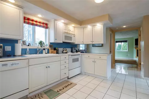 11 High Meadow Dr, Westerly, RI 02891 photo 9
