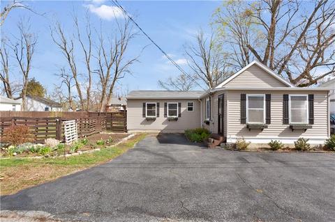 29 Crown St, Warwick, RI 02889 photo 2