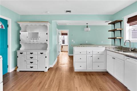 29 Crown St, Warwick, RI 02889 photo 9