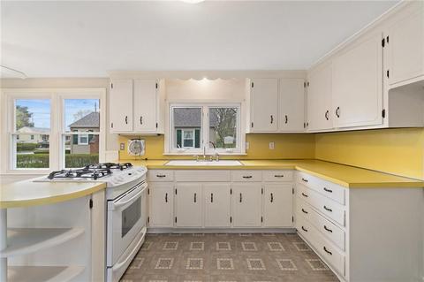 47 Bailey St, Warwick, RI 02886 photo 14
