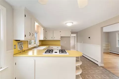 47 Bailey St, Warwick, RI 02886 photo 18