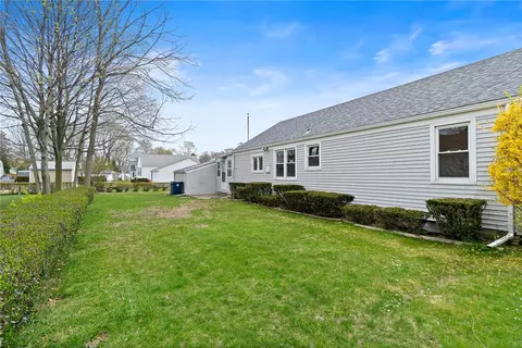 47 Bailey St, Warwick, RI 02886 photo 6