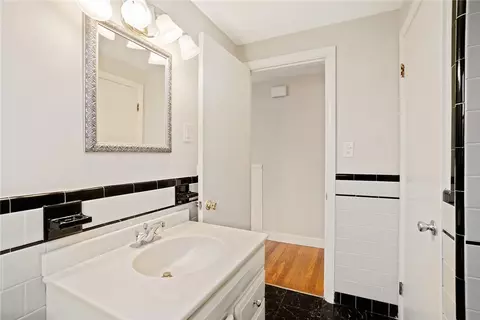 47 Bailey St, Warwick, RI 02886 photo 24