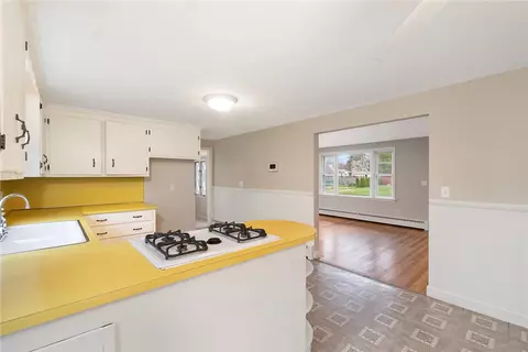 47 Bailey St, Warwick, RI 02886 photo 17