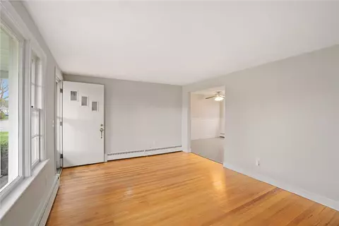 47 Bailey St, Warwick, RI 02886 photo 21
