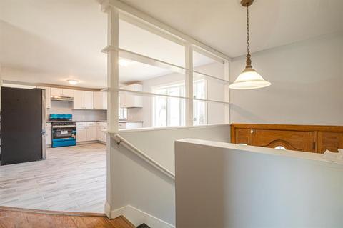 6 Marshall Ave, Warwick, RI 02886 photo 9