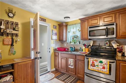 39 Eton Ave, Warwick, RI 02889 photo 3