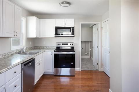 100 Uncas St, Warwick, RI 02889 photo 3