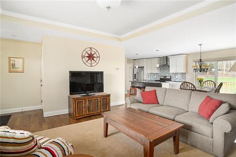 717 Commonwealth Ave, Warwick, RI 02886 photo 9
