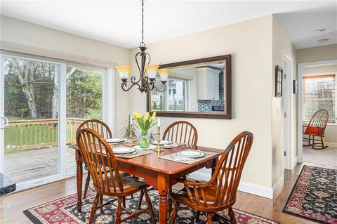 717 Commonwealth Ave, Warwick, RI 02886 photo 16