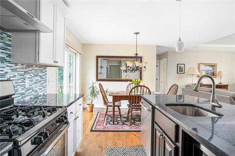 717 Commonwealth Ave, Warwick, RI 02886 photo 13