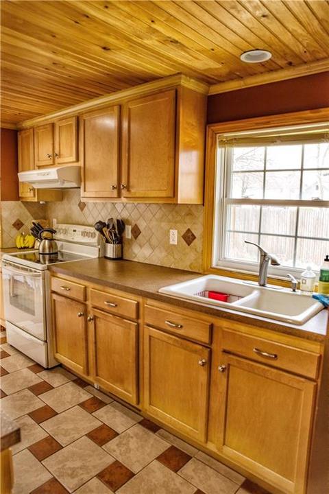 37 Beach Ave, Warwick, RI 02889 photo 2