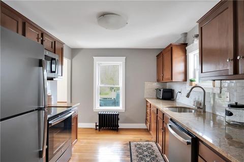 2 Shirley St, Warwick, RI 02888 photo 5