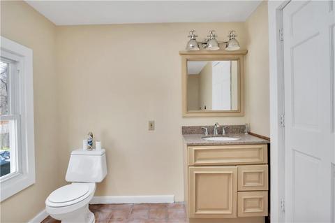 2 Shirley St, Warwick, RI 02888 photo 11