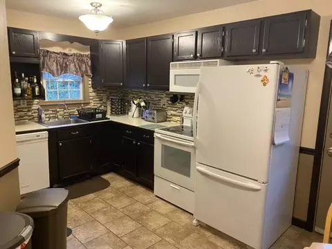 81 Harrop Ave, Warwick, RI 02886 photo 5
