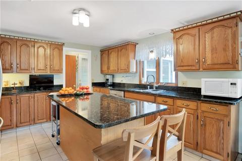 157 Lancaster Ave, Warwick, RI 02886 photo 4
