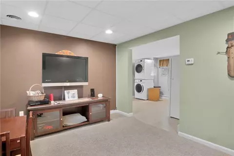 98 Getchell Ave, Woonsocket, RI 02895 photo 18