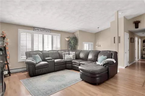98 Getchell Ave, Woonsocket, RI 02895 photo 9
