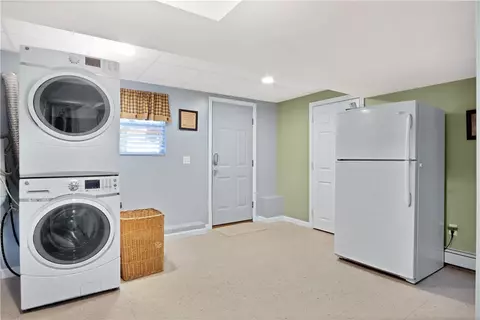 98 Getchell Ave, Woonsocket, RI 02895 photo 16