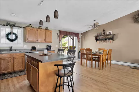 98 Getchell Ave, Woonsocket, RI 02895 photo 6