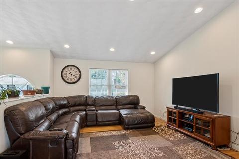 19 Dixie Ave, Warwick, RI 02889 photo 5