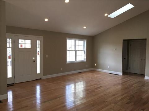 516 Lucille St, Woonsocket, RI 02895 photo 8