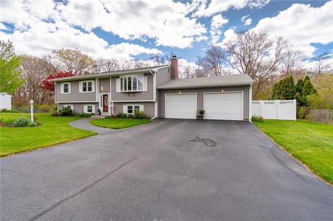 32 Crescendo Dr, Warwick, RI 02889 photo 2
