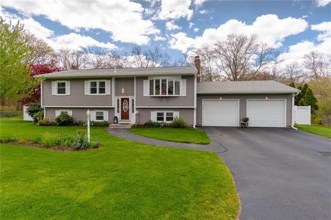 32 Crescendo Dr, Warwick, RI 02889 photo 3