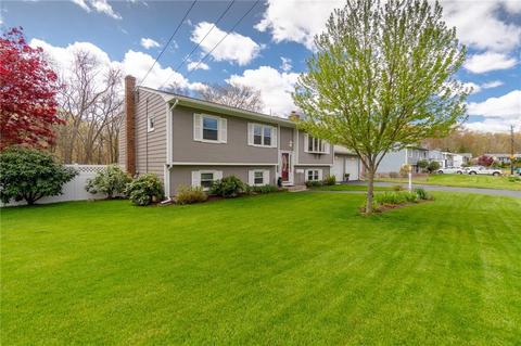 32 Crescendo Dr, Warwick, RI 02889 photo 4