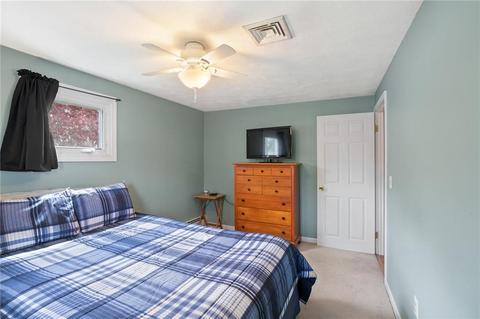32 Crescendo Dr, Warwick, RI 02889 photo 6