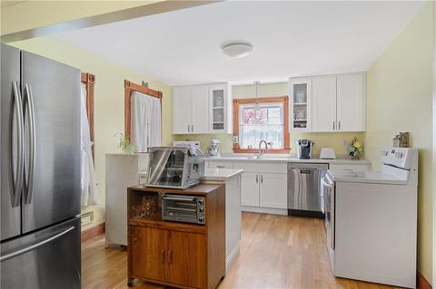 648 Prospect St, Woonsocket, RI 02895 photo 11