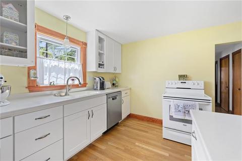 648 Prospect St, Woonsocket, RI 02895 photo 10