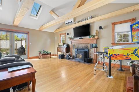 648 Prospect St, Woonsocket, RI 02895 photo 5