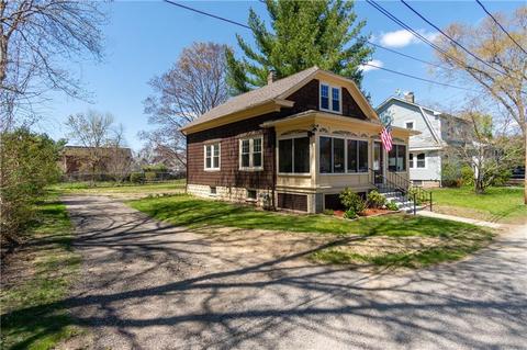25 Silby St, Warwick, RI 02889 photo 3