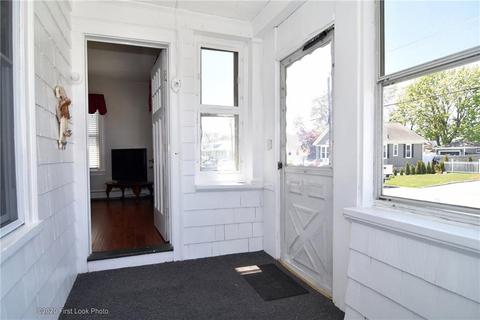 18 Elder Ave, East Providence, RI 02915 photo 16