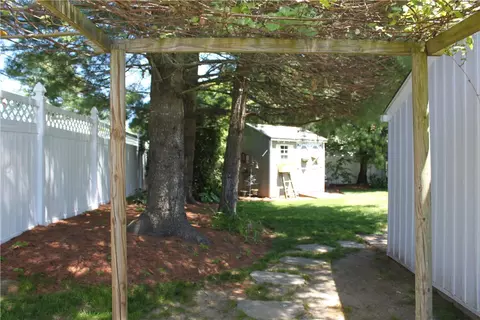 424 Algonquin Dr, Warwick, RI 02888 photo 34