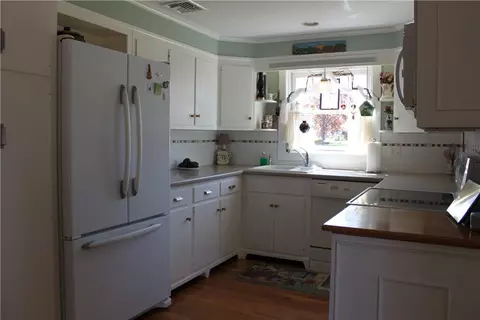 424 Algonquin Dr, Warwick, RI 02888 photo 7