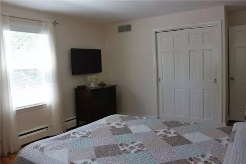 424 Algonquin Dr, Warwick, RI 02888 photo 21