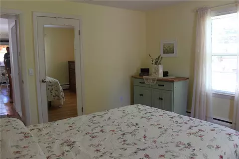 424 Algonquin Dr, Warwick, RI 02888 photo 24