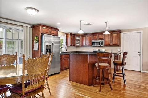 2 Elmdale Ave, Warwick, RI 02889 photo 6