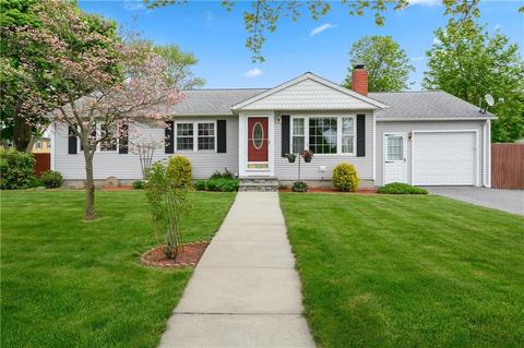 2 Elmdale Ave, Warwick, RI 02889 photo 1