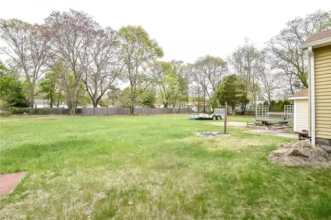 259 Long St, Warwick, RI 02886 photo 3