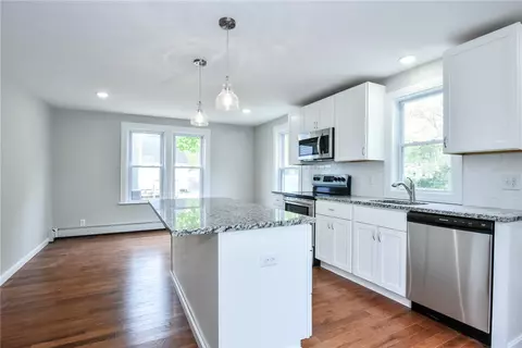 259 Long St, Warwick, RI 02886 photo 9