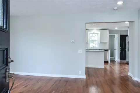 259 Long St, Warwick, RI 02886 photo 4