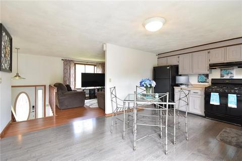 146 Graystone St, Warwick, RI 02886 photo 17