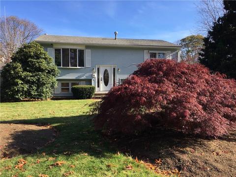 146 Graystone St, Warwick, RI 02886 photo 3