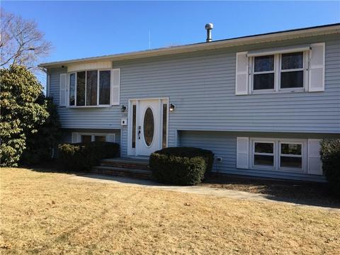 146 Graystone St, Warwick, RI 02886 photo 2